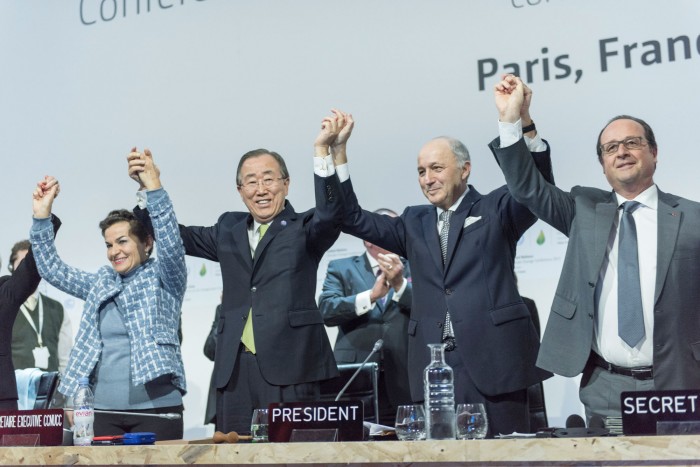 SG delivers remarks at the closing ceremony of COP21. UN Photo/Mark Garten