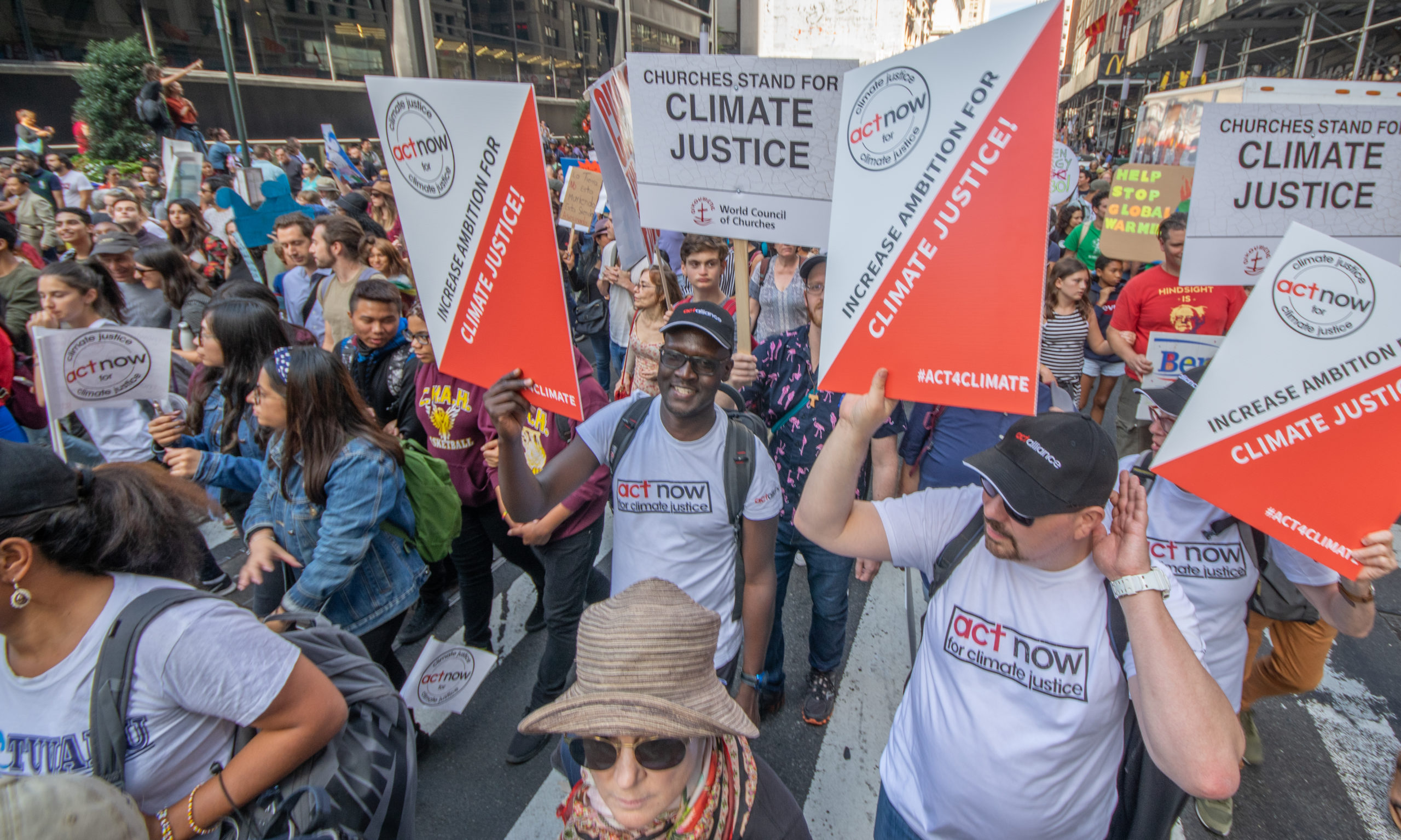 ACT, WCC, LWF and other ecumenical bodies joined tens of thousands in marching through the streets of New York City in the Climate Strike, demanding climate justice now. Photo: Simon Chambers/ACT